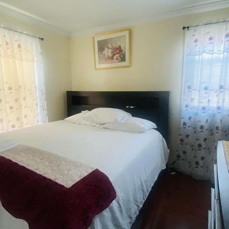 Minutes From Jfk, Beautiful Home With Peaceful, Cosy, Private Room Нью-Йорк Экстерьер фото
