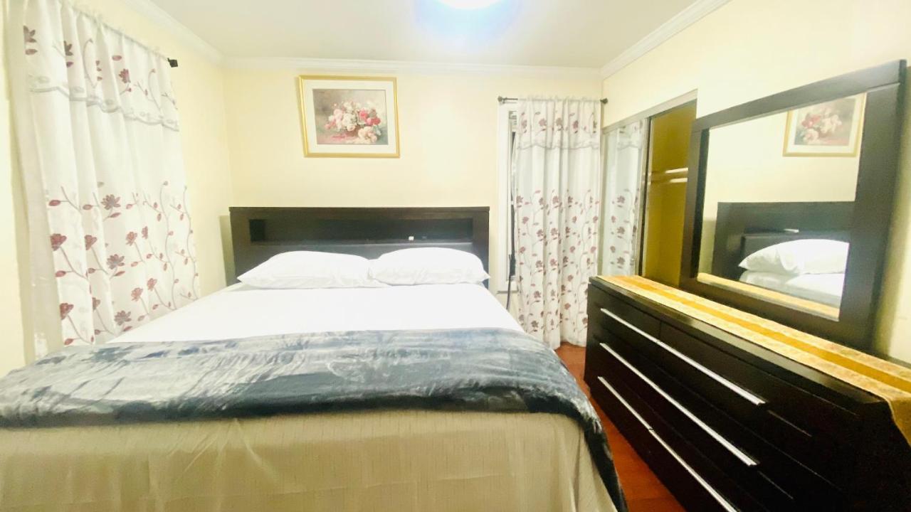 Minutes From Jfk, Beautiful Home With Peaceful, Cosy, Private Room Нью-Йорк Экстерьер фото