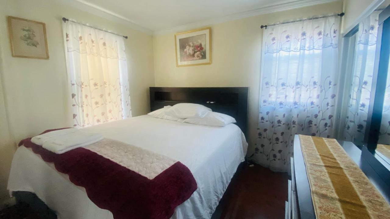 Minutes From Jfk, Beautiful Home With Peaceful, Cosy, Private Room Нью-Йорк Экстерьер фото