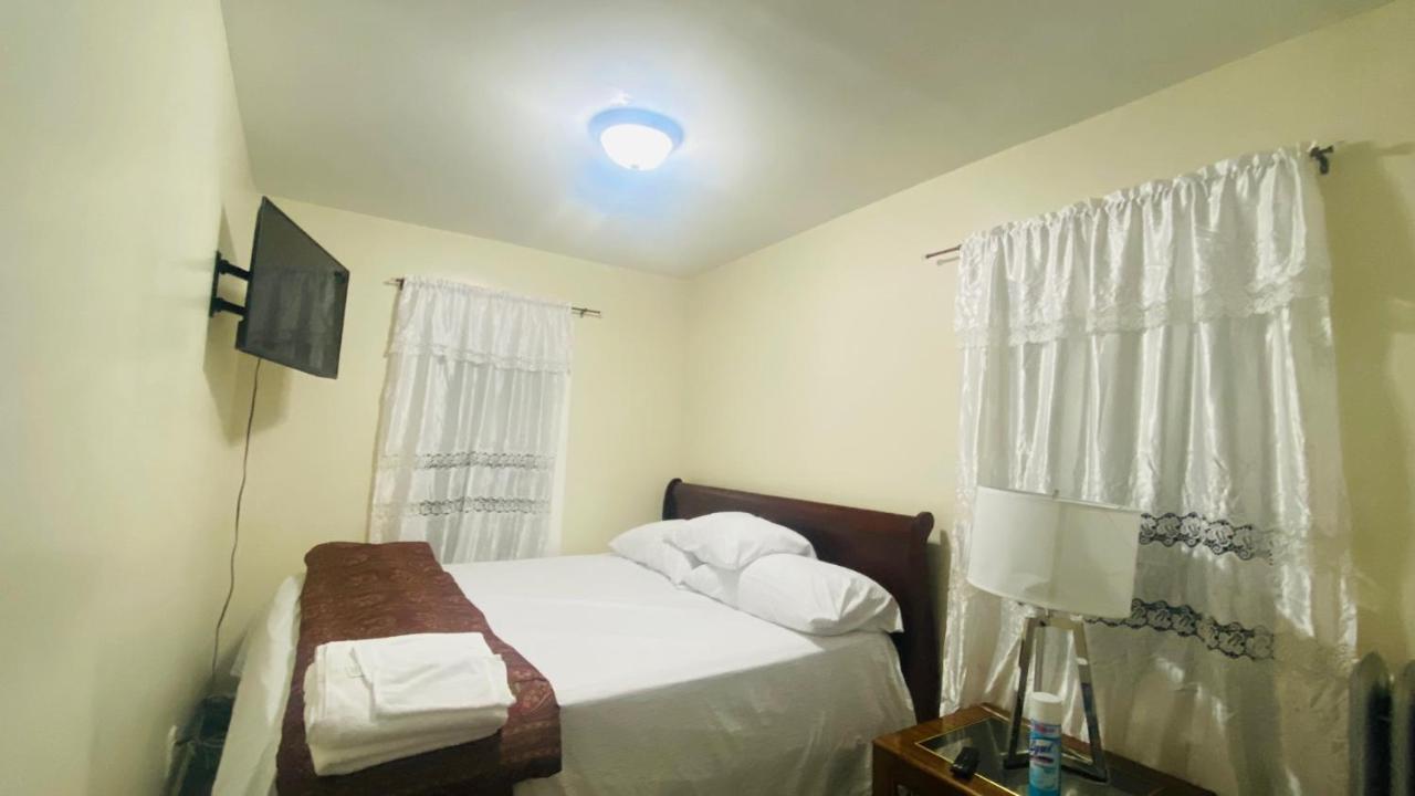 Minutes From Jfk, Beautiful Home With Peaceful, Cosy, Private Room Нью-Йорк Экстерьер фото