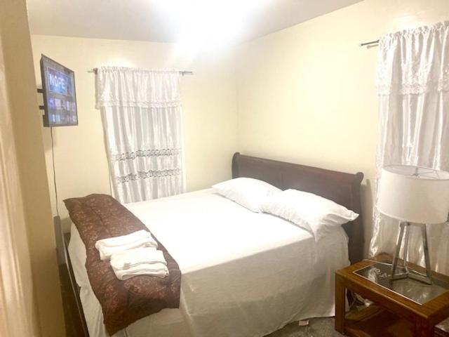 Minutes From Jfk, Beautiful Home With Peaceful, Cosy, Private Room Нью-Йорк Экстерьер фото