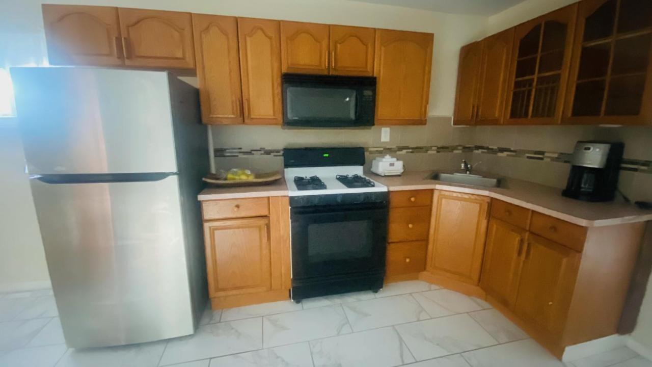 Minutes From Jfk, Beautiful Home With Peaceful, Cosy, Private Room Нью-Йорк Экстерьер фото